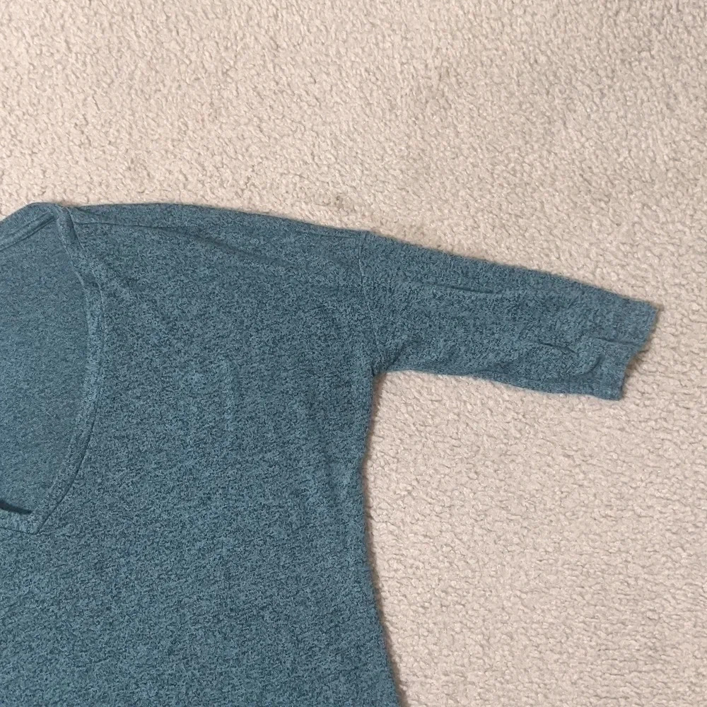 Express Scoop Elbow Sleeve V-neck Long Tunic, Color Heathered Green Size XS - Picture 3 of 7